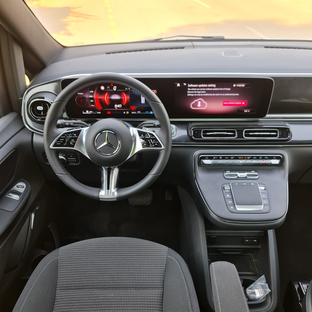 MERCEDES V300