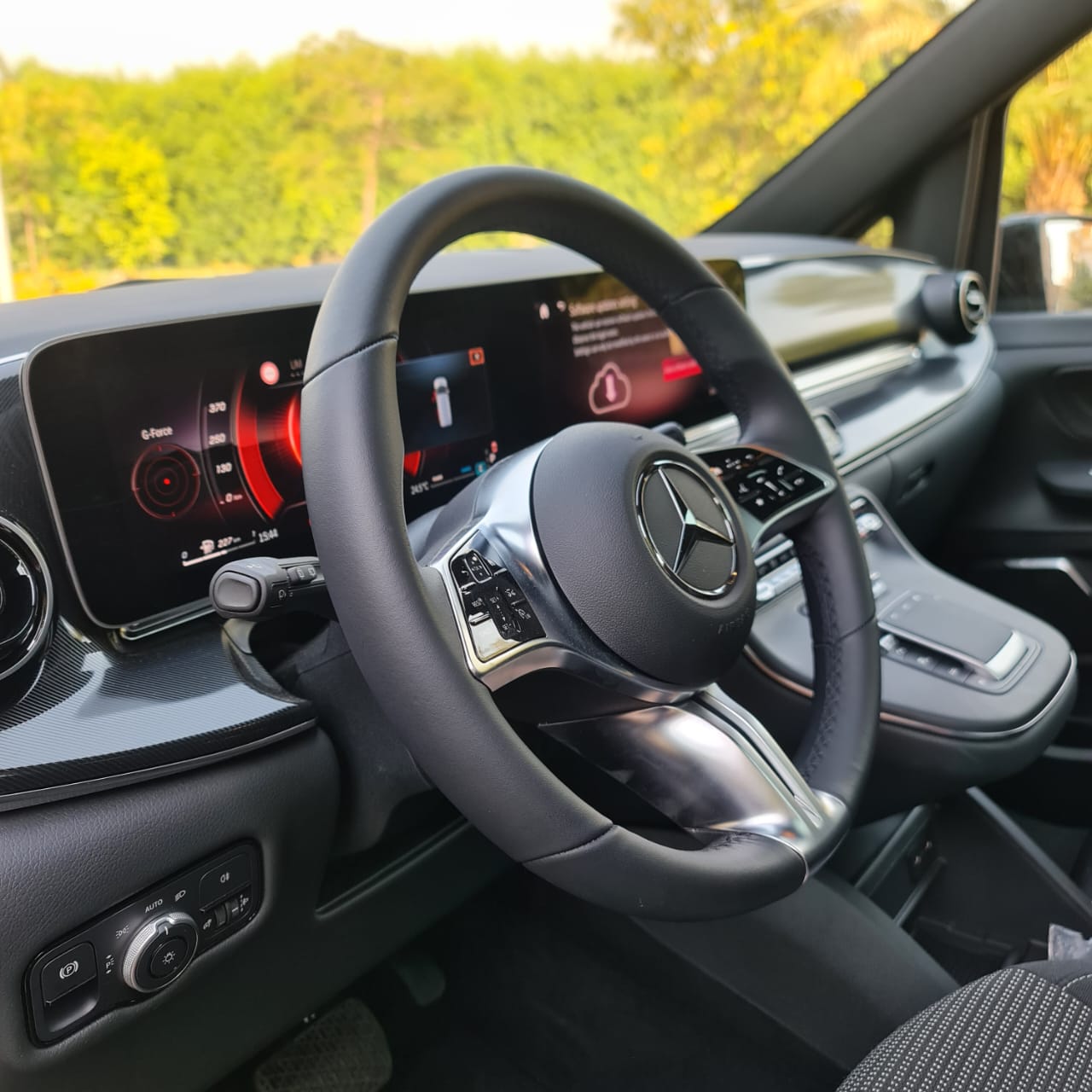 MERCEDES V300