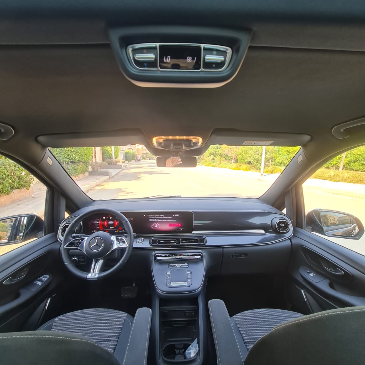 MERCEDES V300