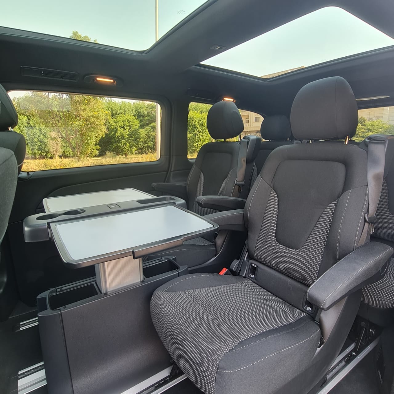 MERCEDES V300