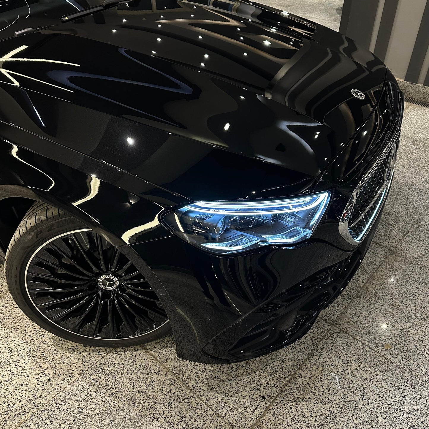 MERCEDES E 200