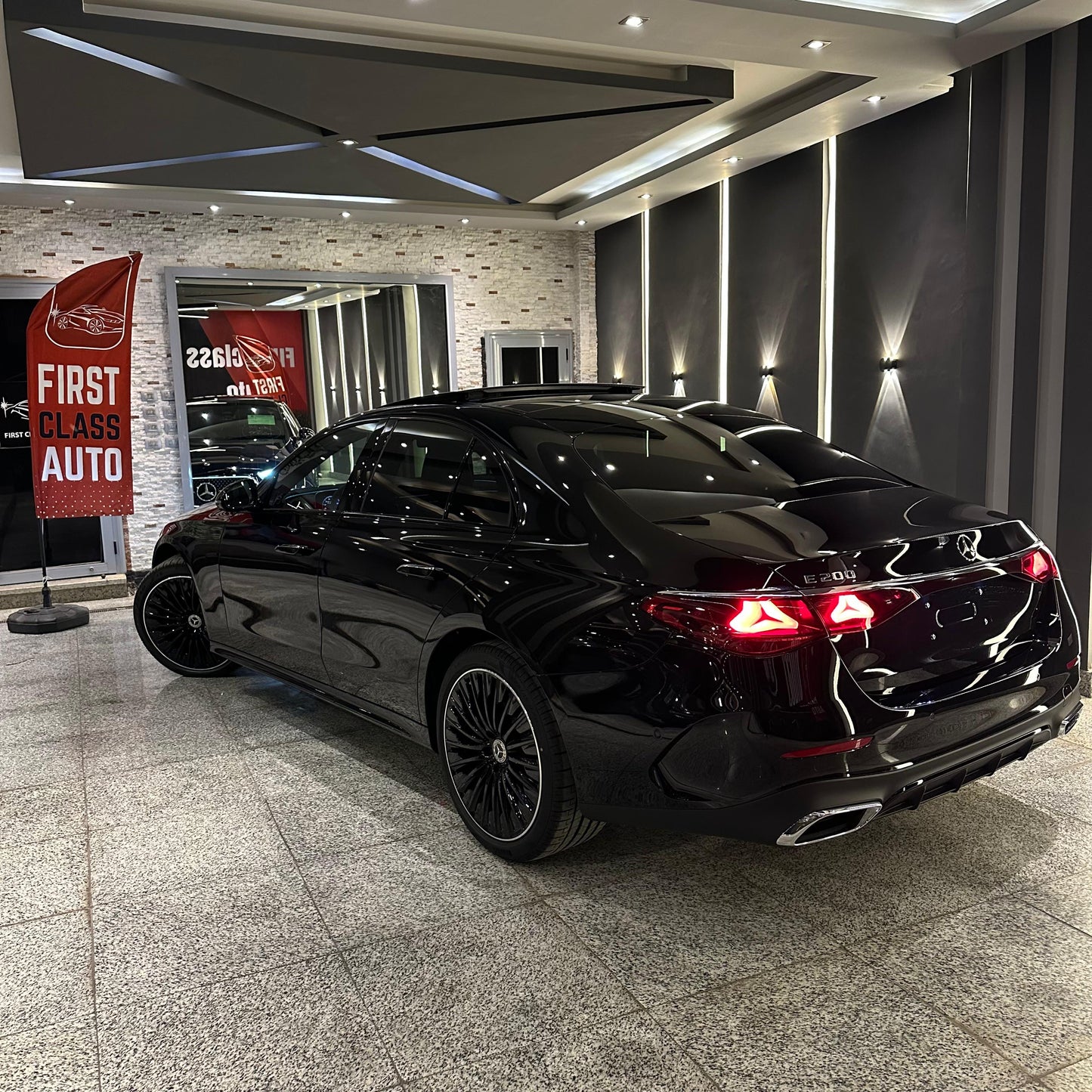 MERCEDES E 200