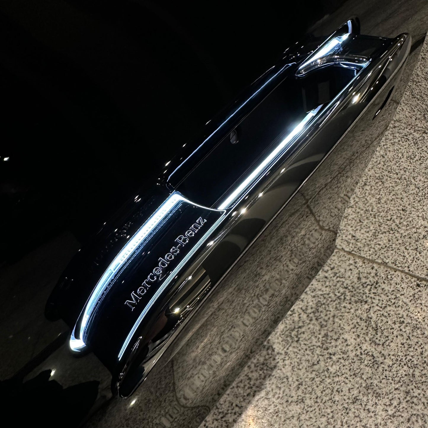 MERCEDES E 200