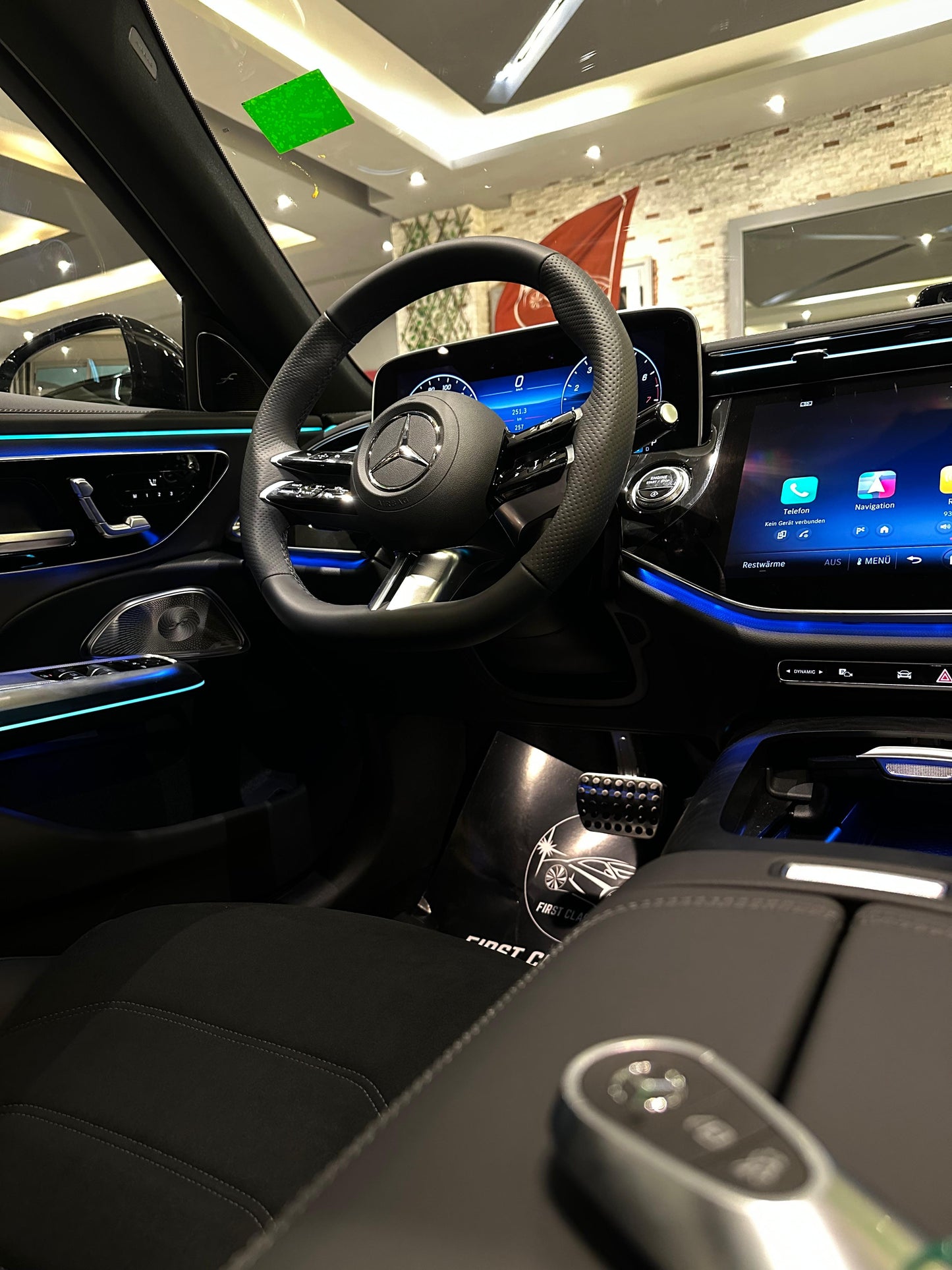 MERCEDES E 200