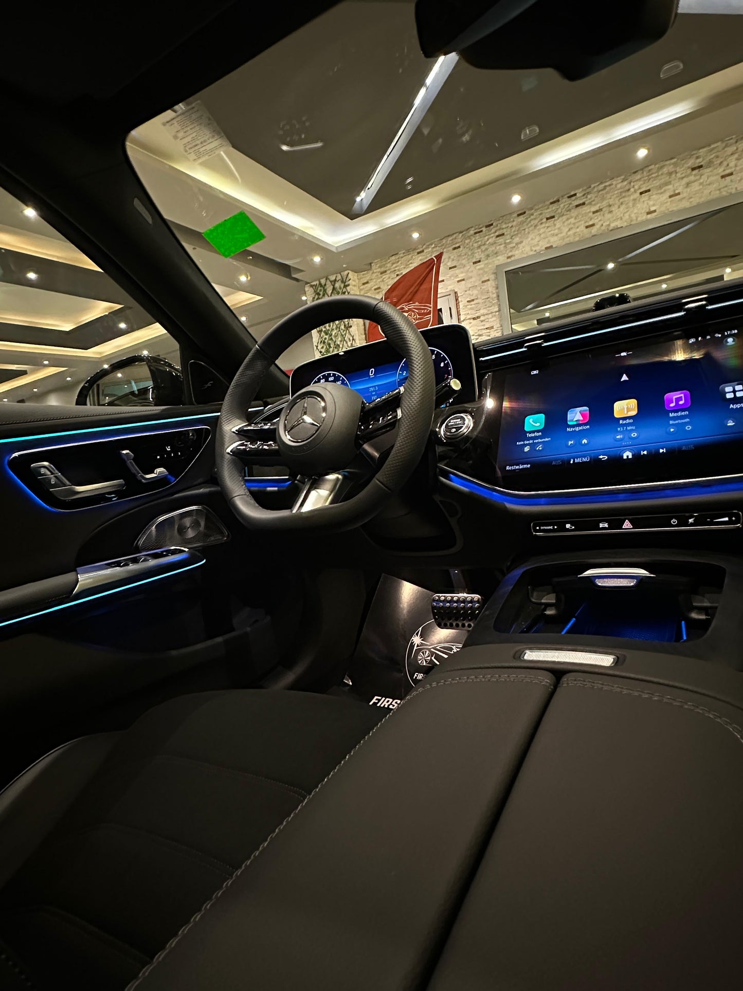 MERCEDES E 200