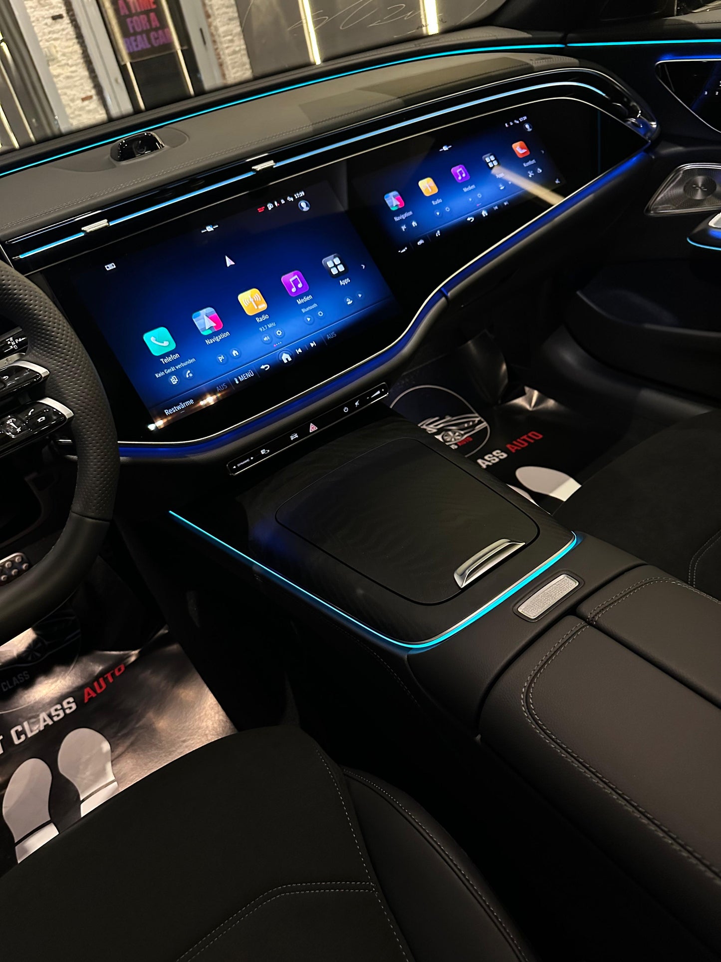 MERCEDES E 200