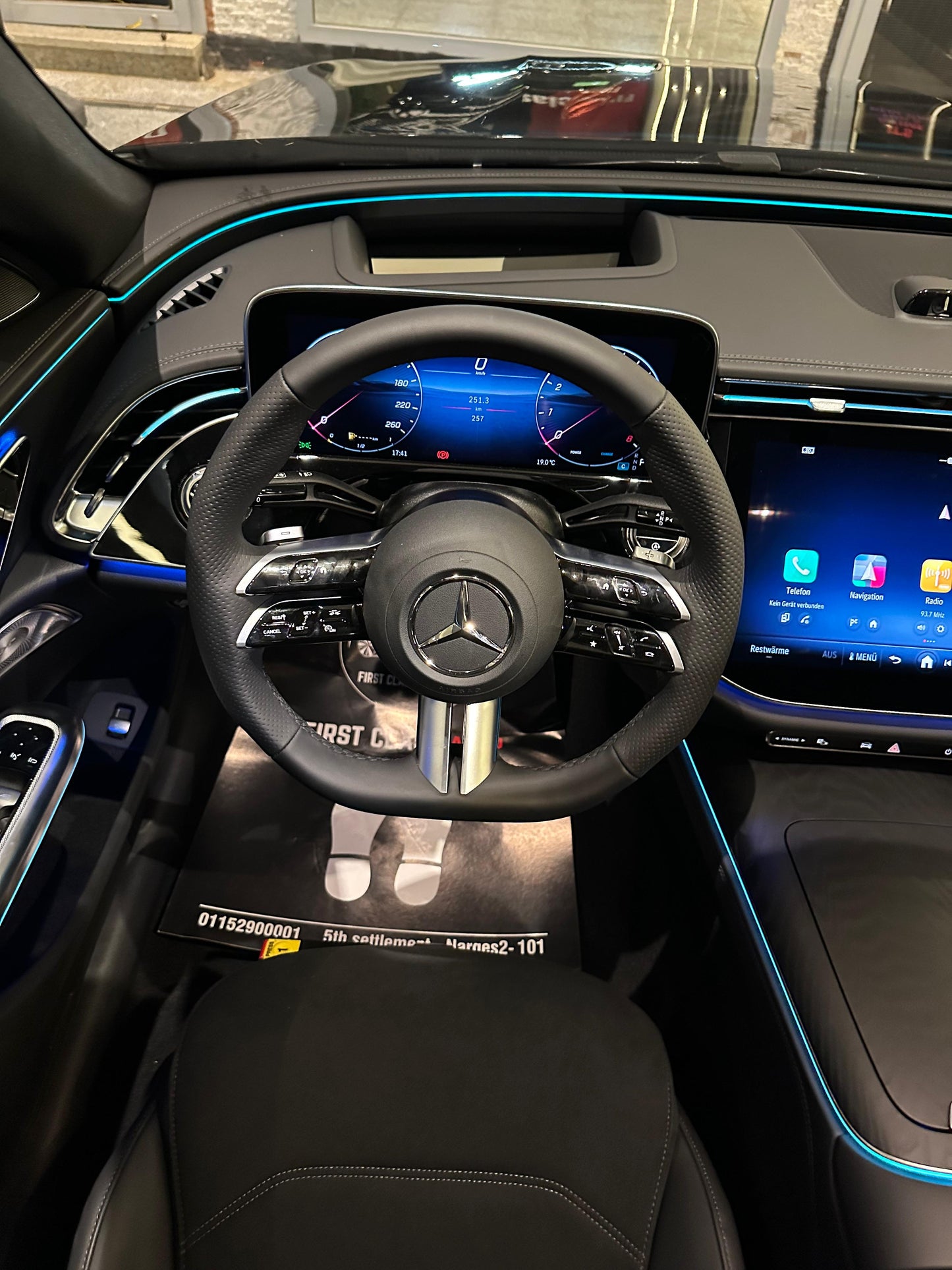 MERCEDES E 200
