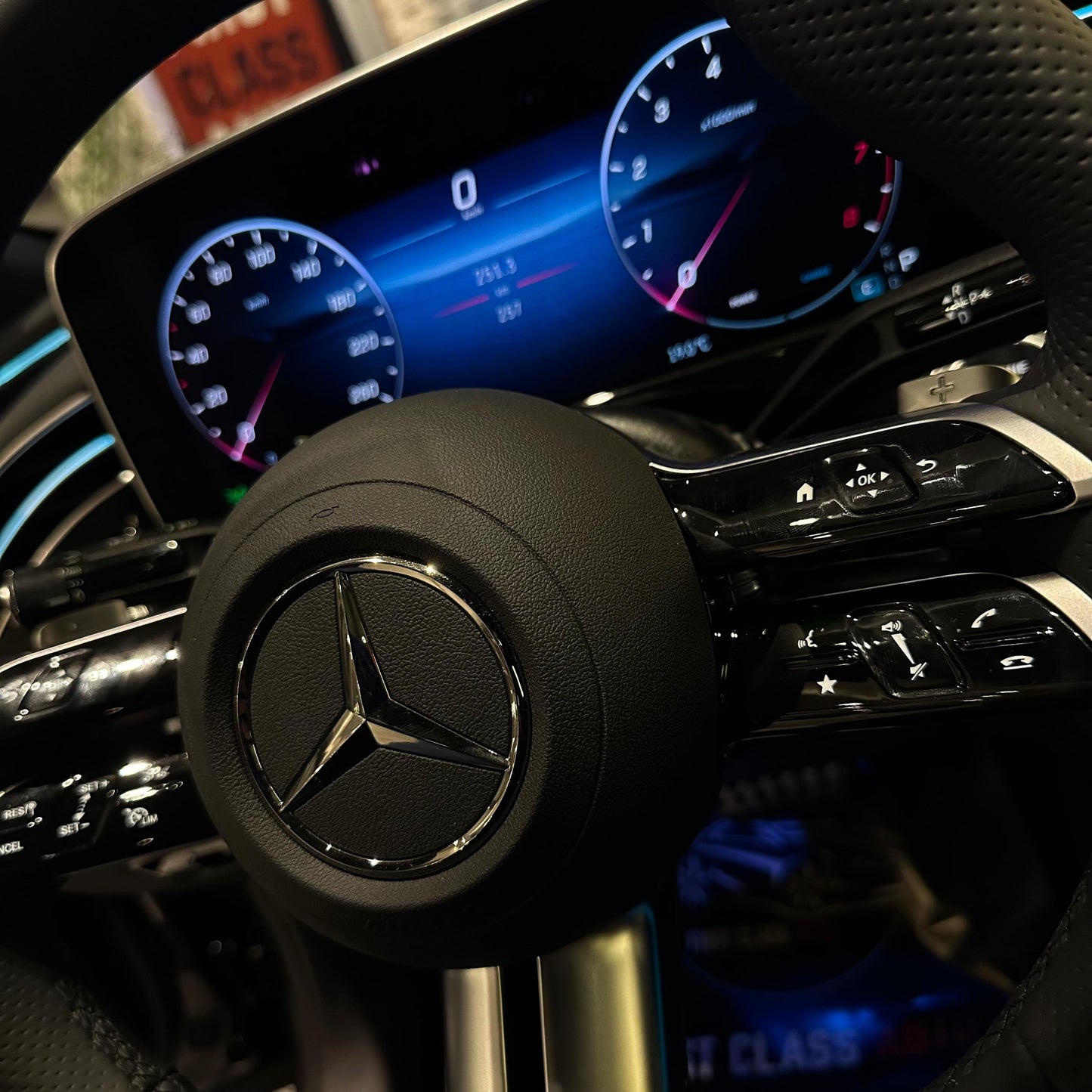 MERCEDES E 200