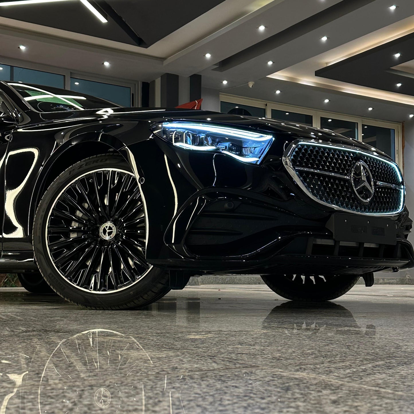 MERCEDES E 200