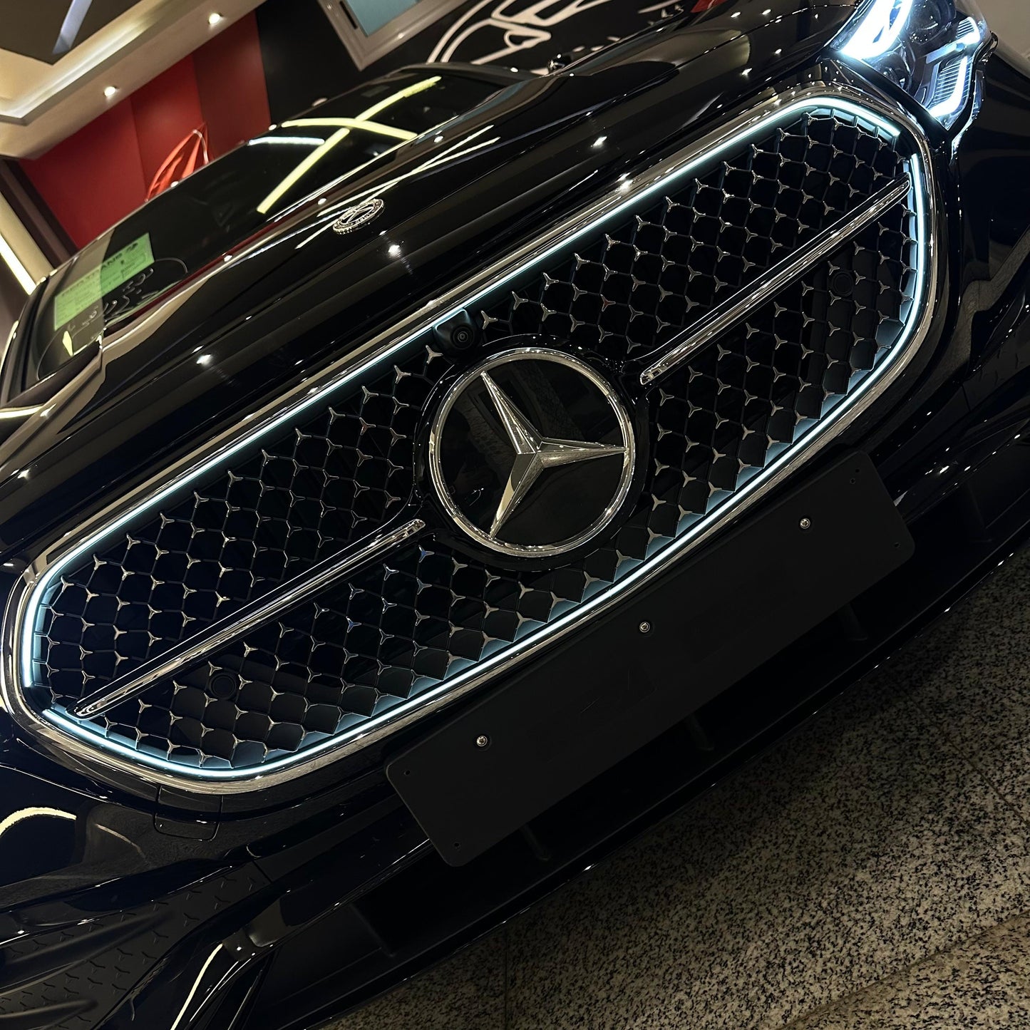MERCEDES E 200