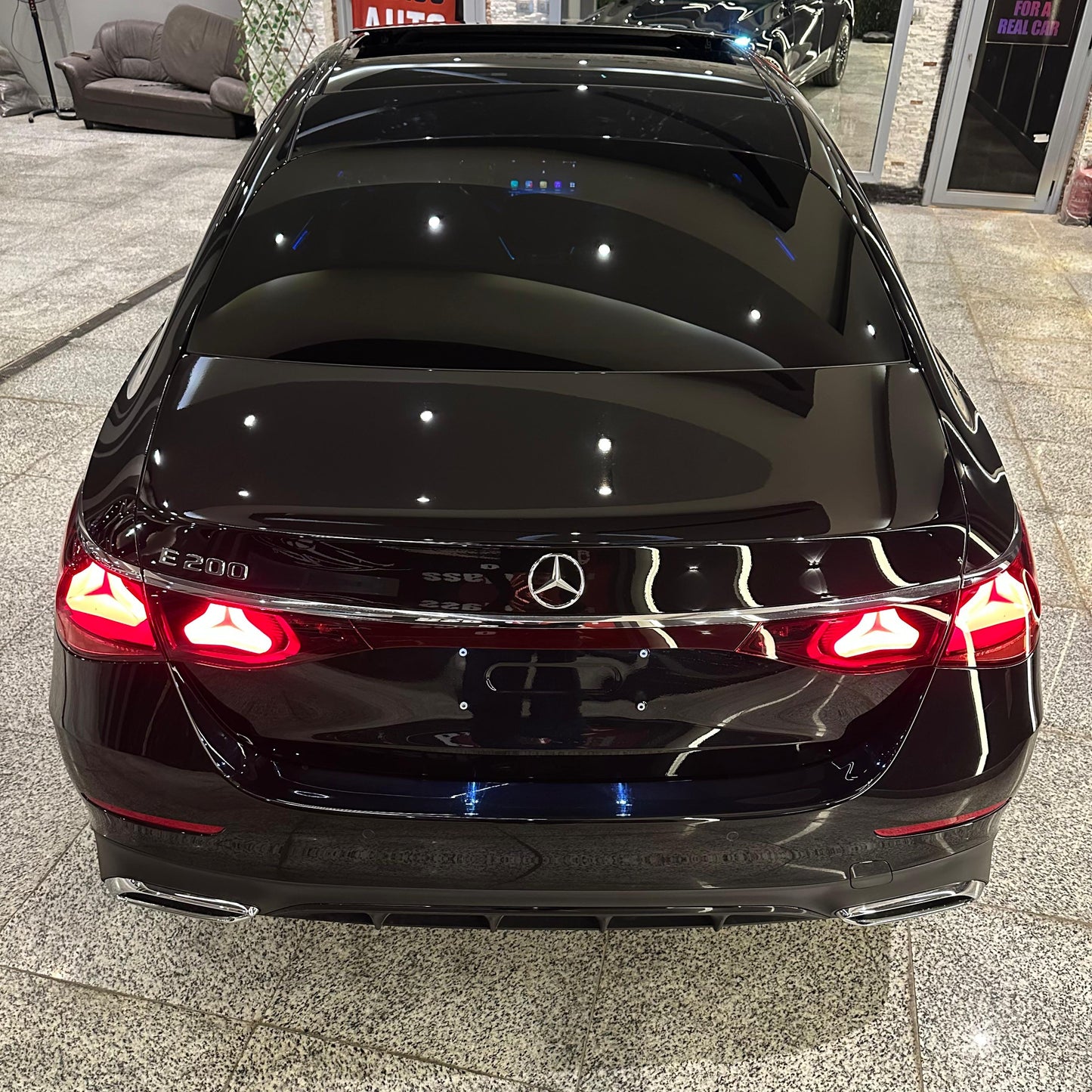 MERCEDES E 200