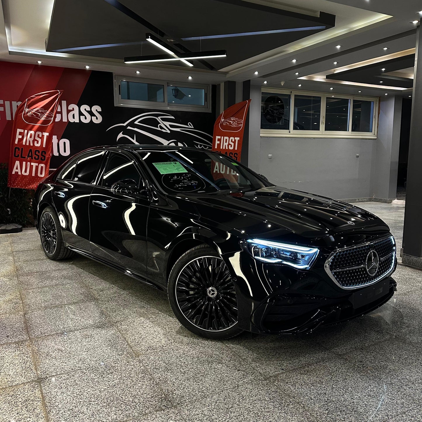 MERCEDES E 200